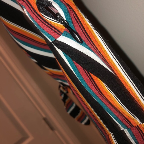 Garage Striped Romper - tie in front & pockets - Picture 5 of 10